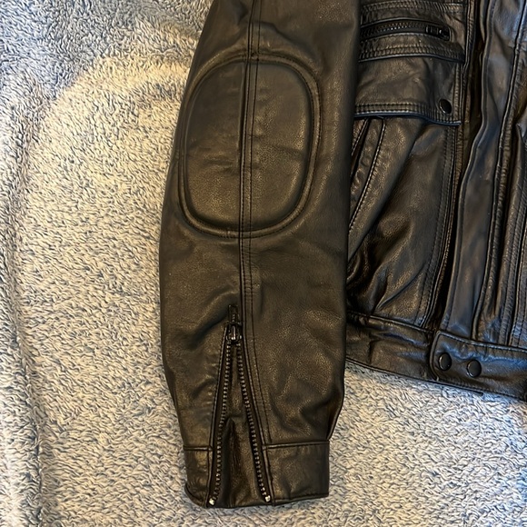 Berman’s vintage leather motorcycle jacket - Picture 4 of 16